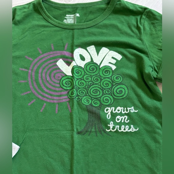 Old Navy tee - Picture 2 of 3